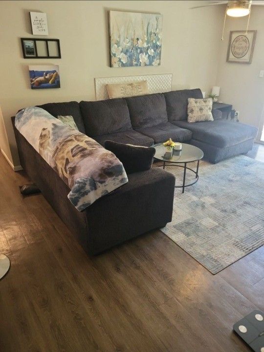  🌟 Large Charcoal Gray Sectional Sofa – Great Condition! 🌟