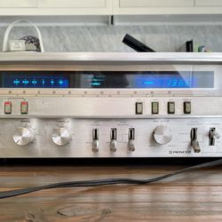1980 Pioneer Stereo Receiver - SX-3700