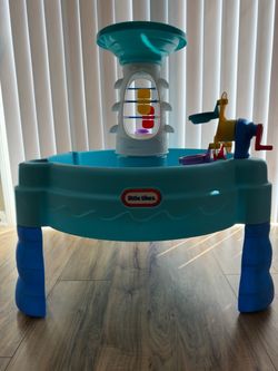 Little Tikes Water Play Table + Assortment of toys