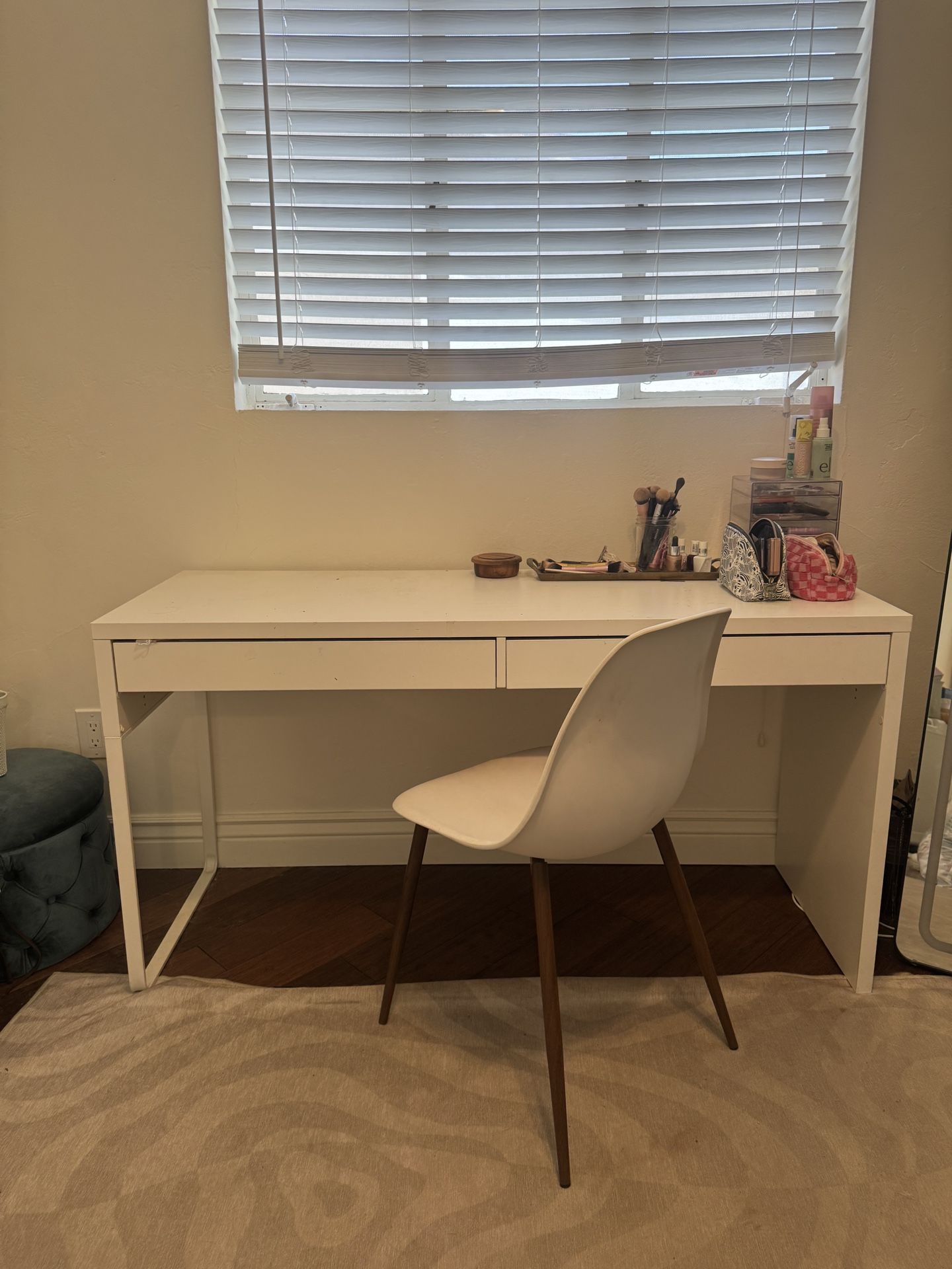 White Desk With 2 Large Drawers!