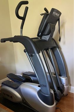 True Fitness ES700 elliptical trainer