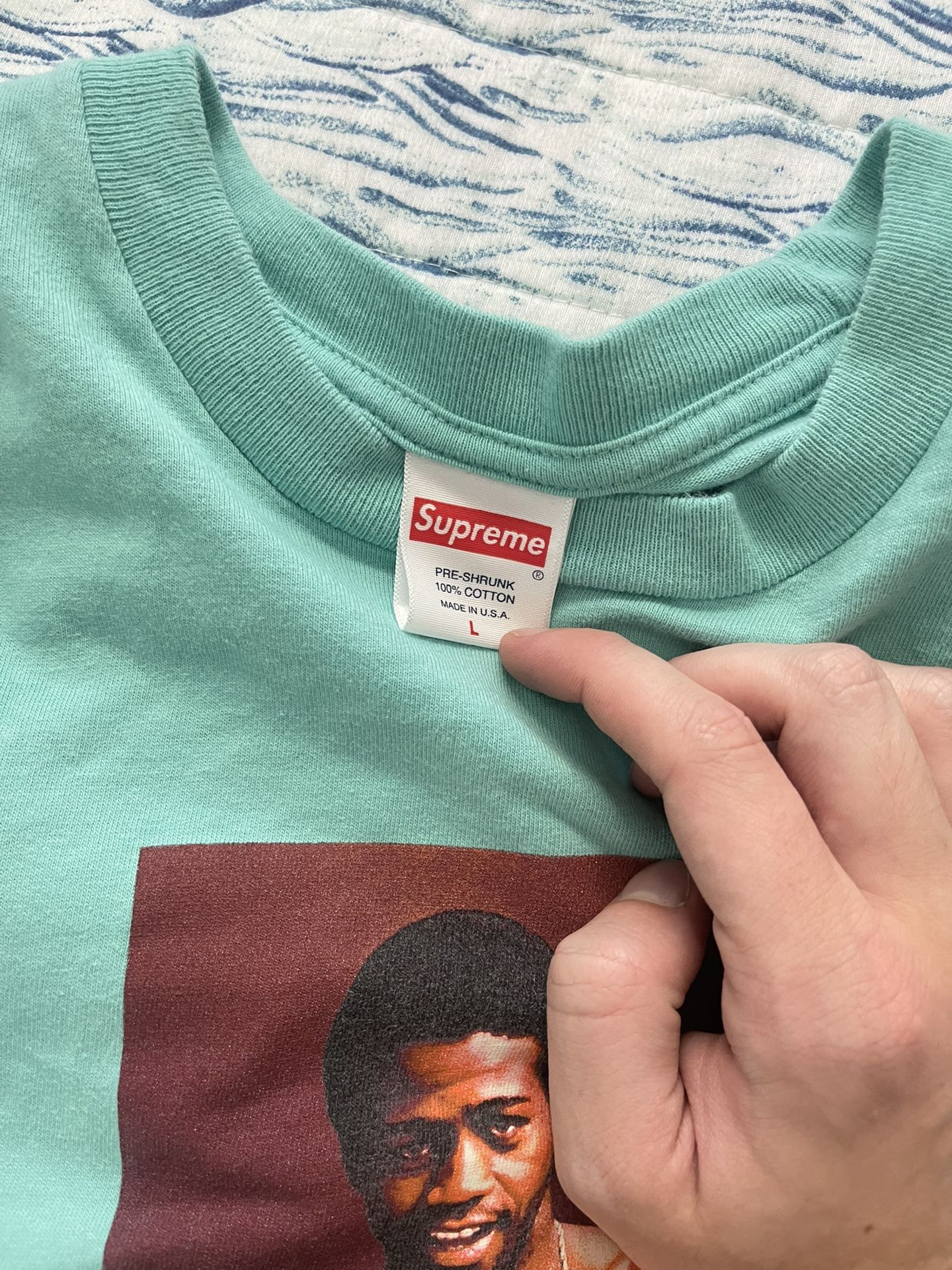 supreme size l tee nearly brand new