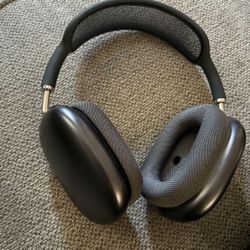 AirPod Pro Maxes 