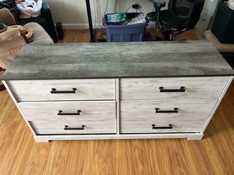 Kids - Dresser & Nightstand