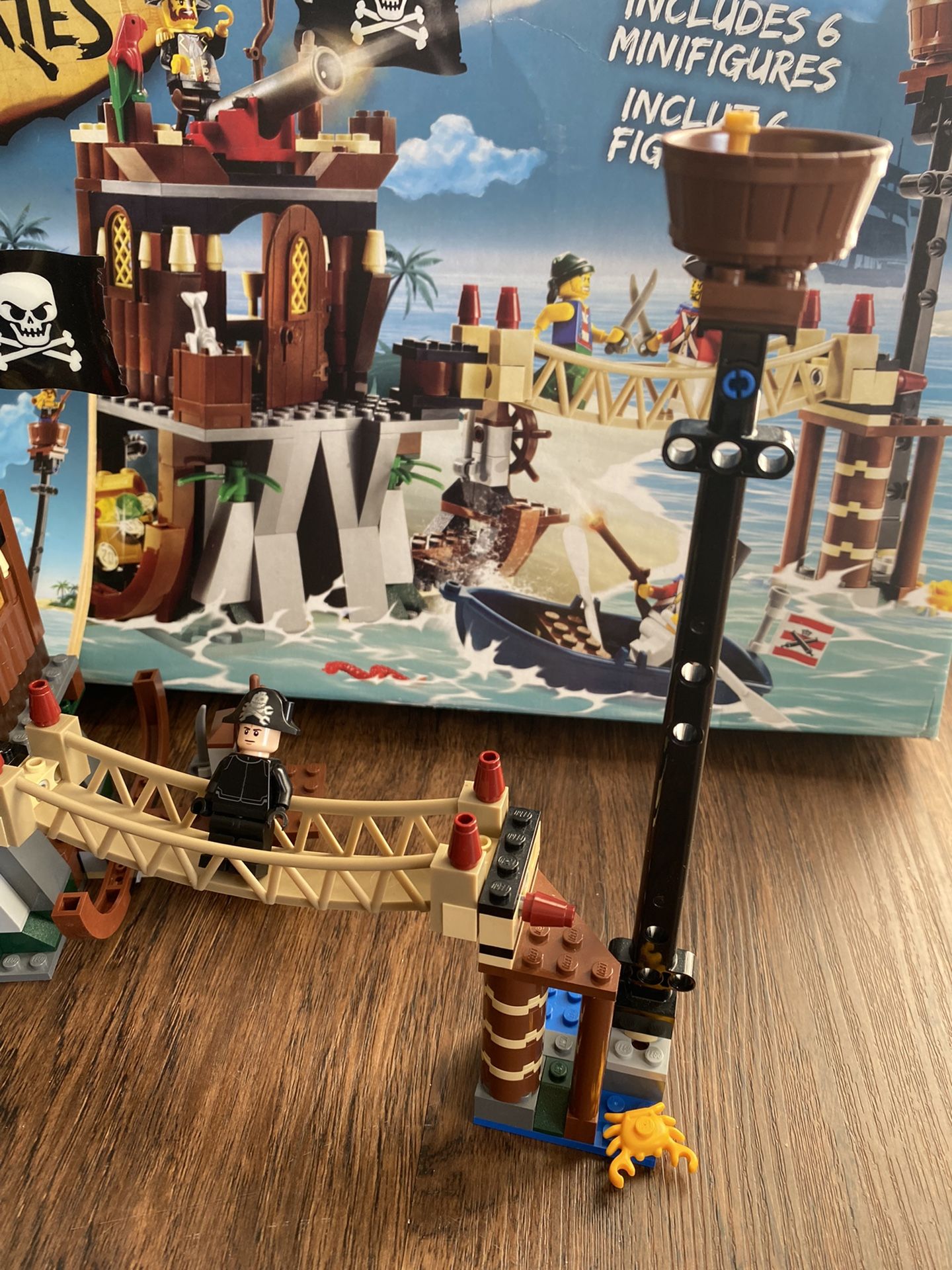 Lego Pirates Shipwreck Hideout Playset 6253 for Sale in Manvel TX OfferUp