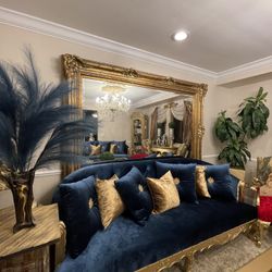 Very  Beautiful gorgeous custom made  Sofa With  Beautiful’s pillows include