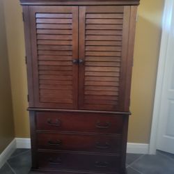 Beautiful, Very Heavy Tv Cabinet With 3 Drawers
