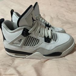 Military Jordan 4s size 5 