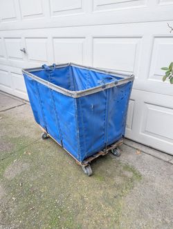 Steele Vinyl 8BU Utility Basket Truck Laudry Basket with Wheels Vintage 