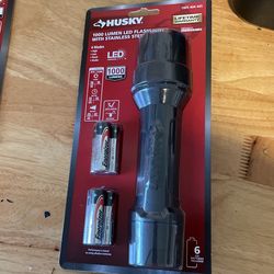 Husky 1000 Lumen Led Flashlight 