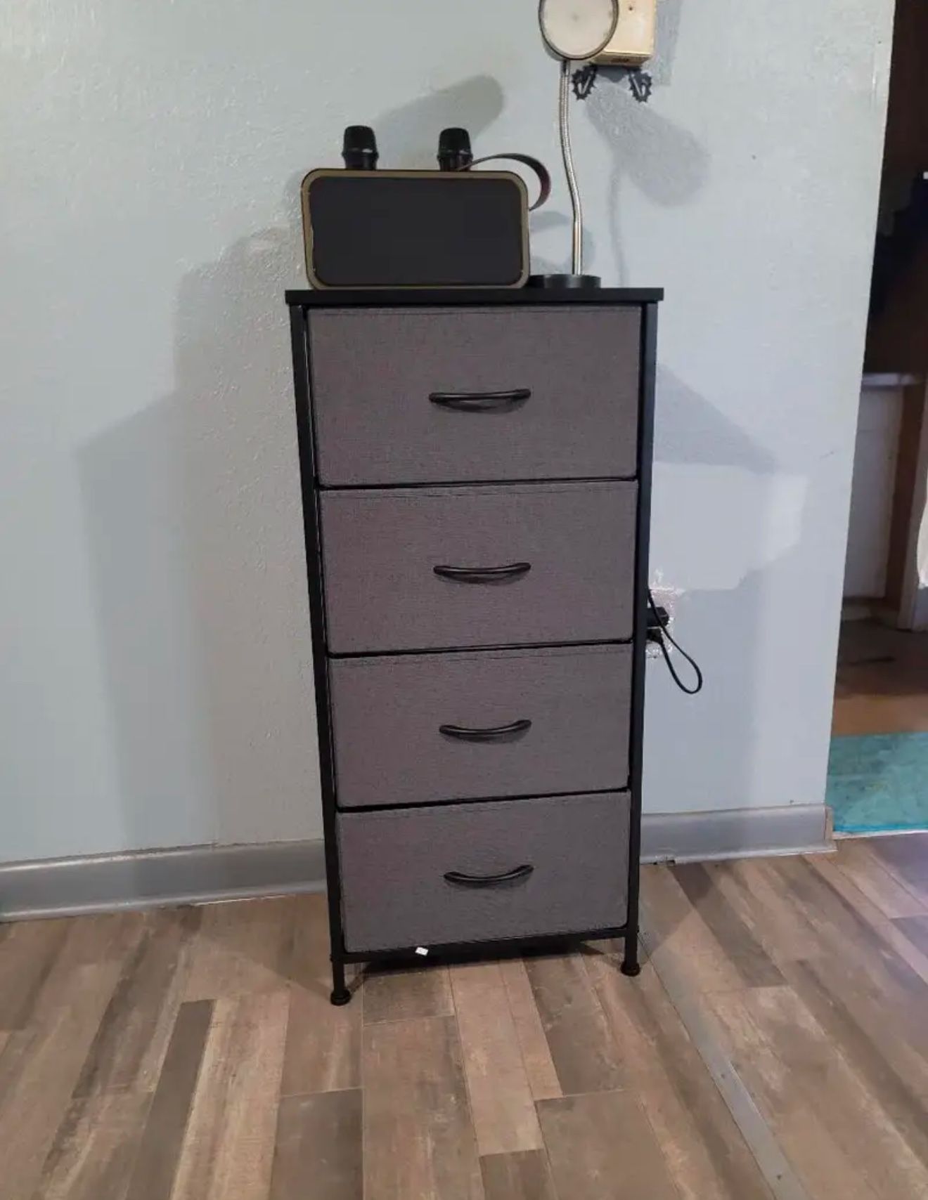 Dresser (4 drawers)