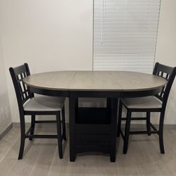 Dining table 