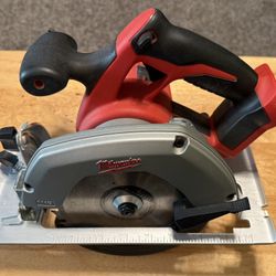 Milwaukee M18 18V Lithium-Ion Cordless 6-1/2 in. Circular Saw (Tool-Only)