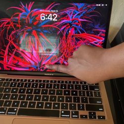 MacBook Air, 13 Inch, 256GB, 8GB, Intel Core i3 1.1 GHz, Iris , 