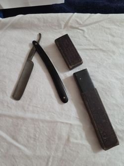 10 Antique straight razors