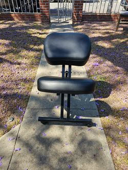 KNEELING CHAIR