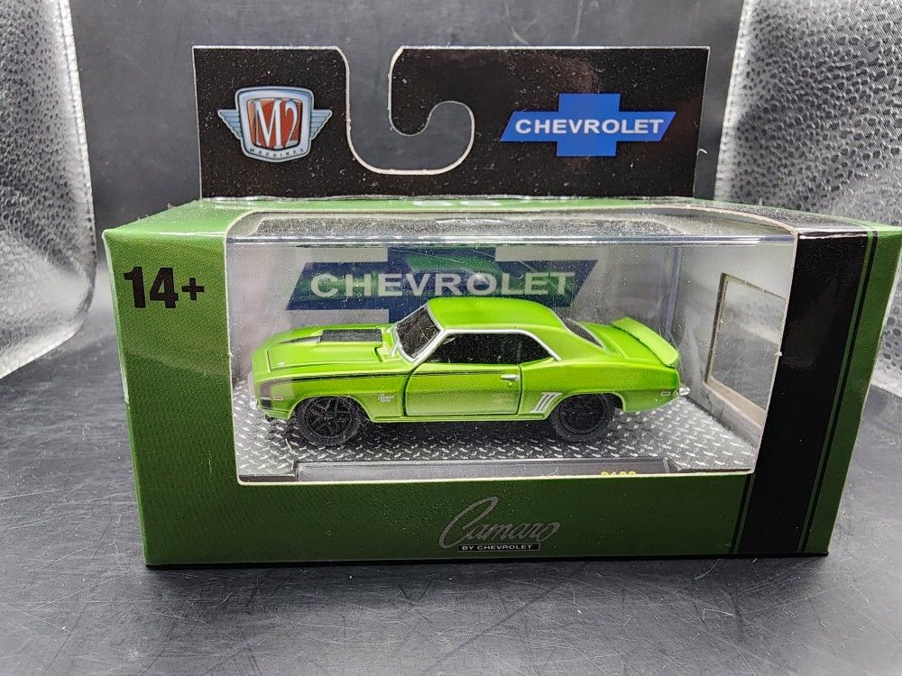 M2 Machines 1932 Ford Three Window Limited Edition Die Cast.