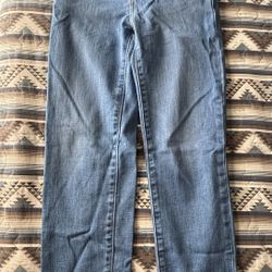 Levi’s Women Jeans (724 High Rise Straight - size 27)