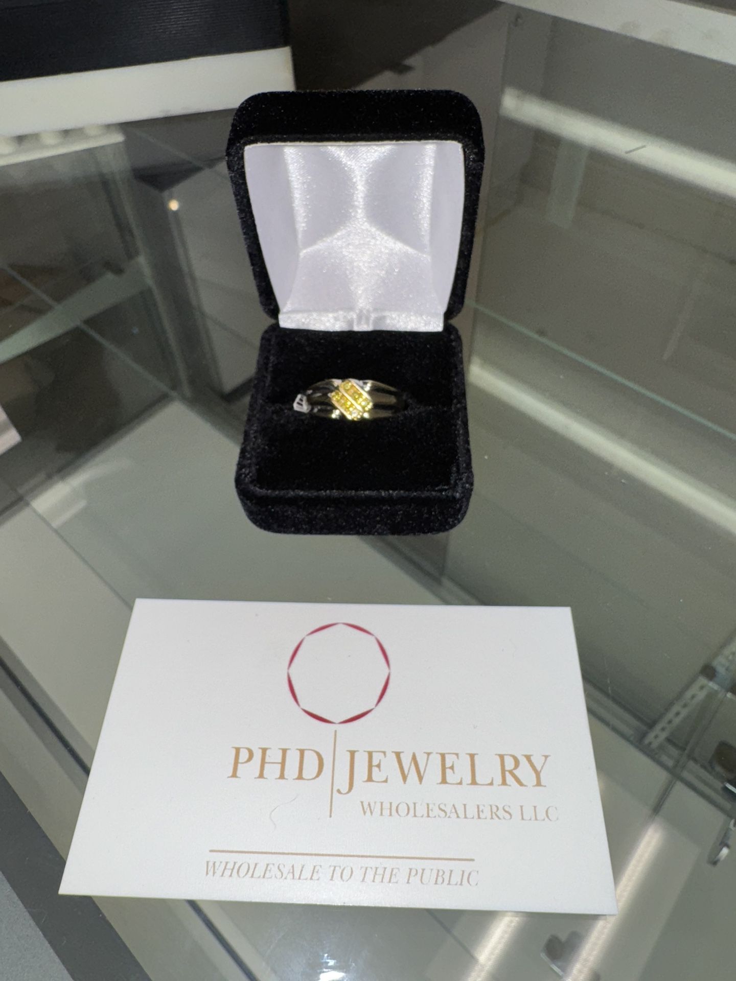 14k White Gold & Yellow Diamond Band Ring - 3.8g - Approx .15ct - Size 10