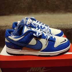 Nike Dunk Low...( Jackie Robinson )...