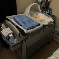 Playpen/crib 