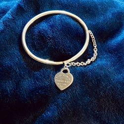 Authentic Tiffany & Co "Return To Tiffany" Bangle Heart Tag Silver Bracelet  (500 Or Hest Offer/Worth 7-800 Retail/Read Description)