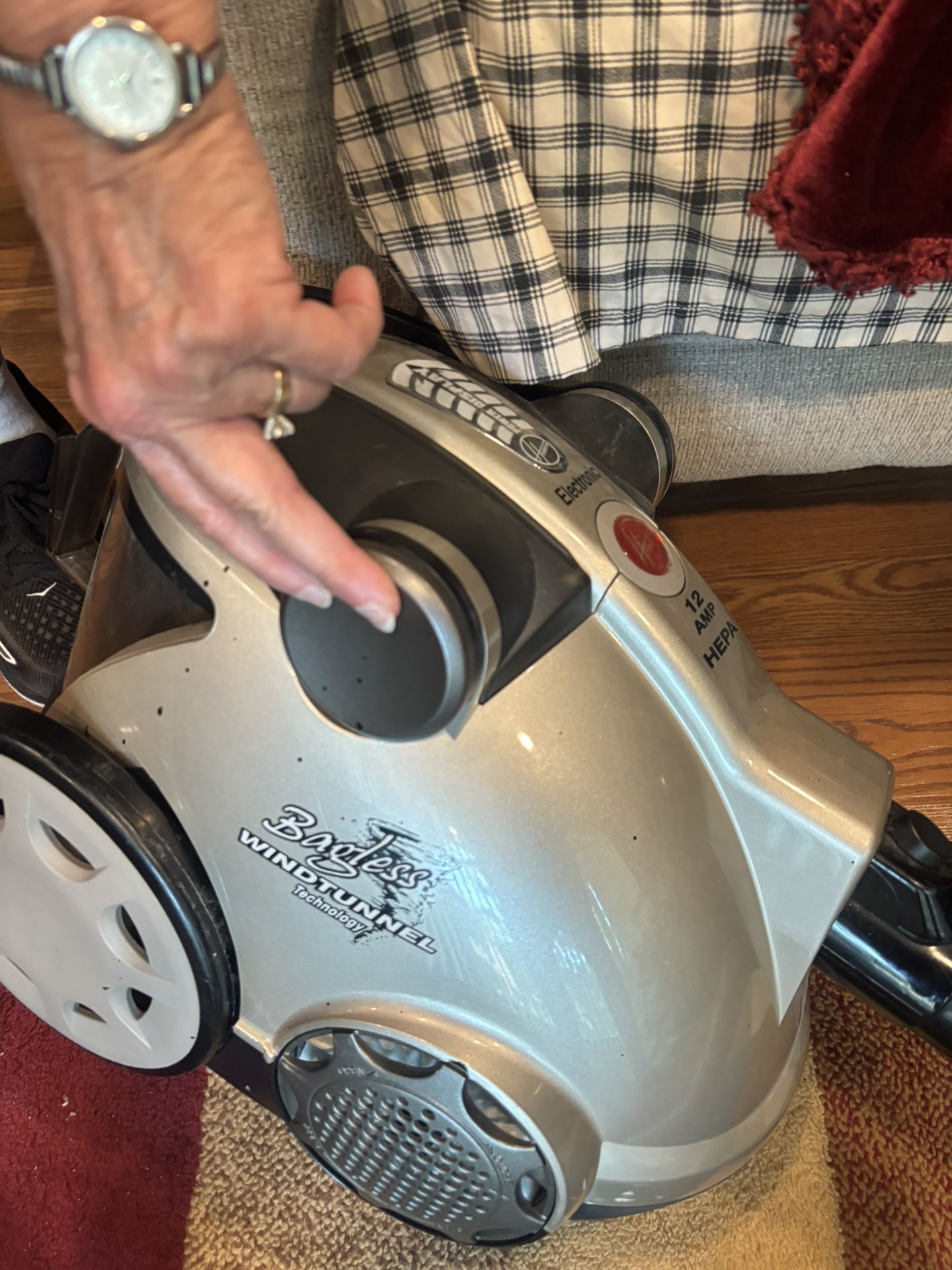 Hoover Bag less Wind Tunnel Vacuum