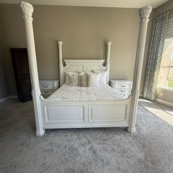 White King 4 Poster Bedroom Set