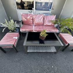 brand new in box patio ovios set