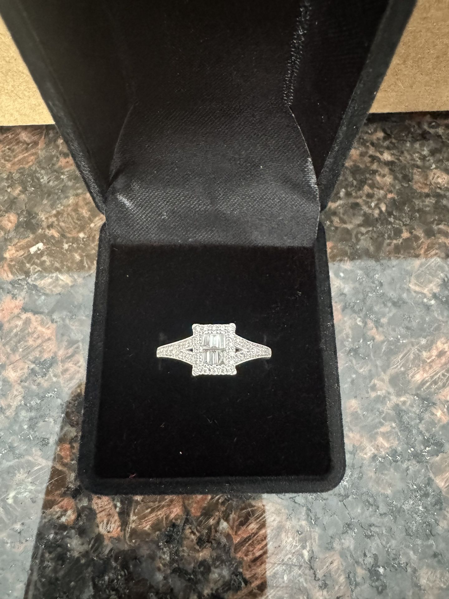 Ladies White Gold Diamond Ring - Size 7