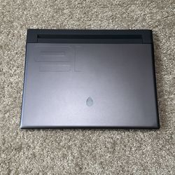 Alienware m16 QHD+ Gaming Laptop - RTX 4070, Core i7, 16GB RAM, 1TB SSD