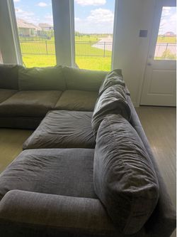 🛋️ Cindy Crawford Collection Sofa for Sale 🛋️