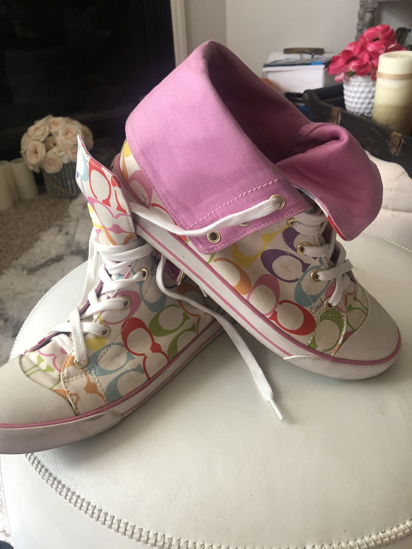 Coach Women’s Boots Size 3 ( Short Ones Real )