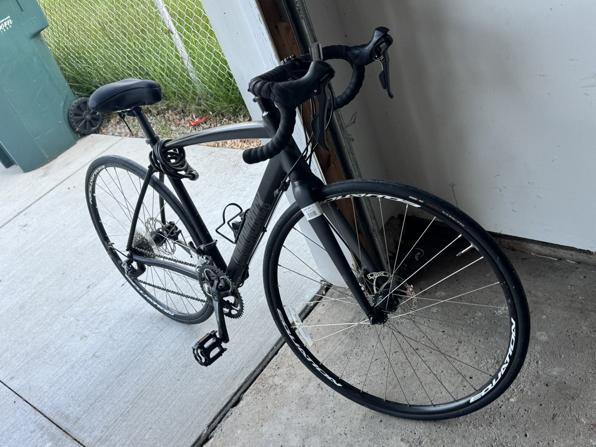 Road Bike - Diamondback Century 1