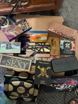 Makeup Artist Palettes like new. Cheap