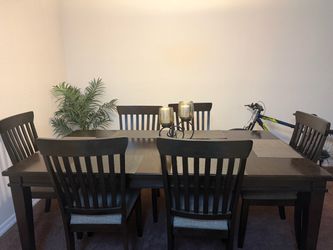Modern Dark Wood Dining Table Set with 6 Chairs – Excellent Condition