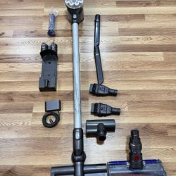 Dyson V6 With Attachments And Filter