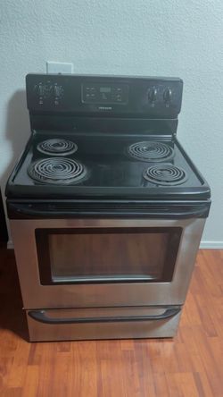 Black /stainless steel range oven
