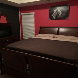 King Size bed And Dresser