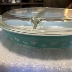 Vintage Pyrex  Turquoise Snowflake Dish