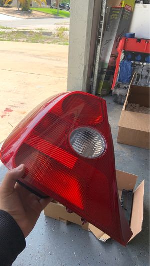Photo 03 Honda Civic hatchback taillights
