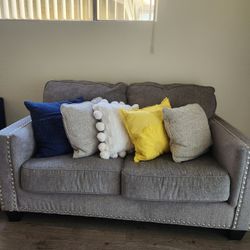 ✨ Sofa + Rug + Pillows (Like New) ✨