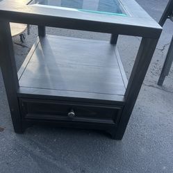 2 end tables/nightstand
