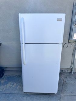 Frigidaire Top Freezer Refrigerator delivery available