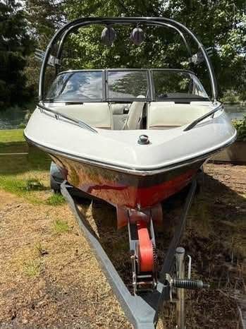 Malibu Wakesetter 21 XTI Ski / Wakeboard Boat