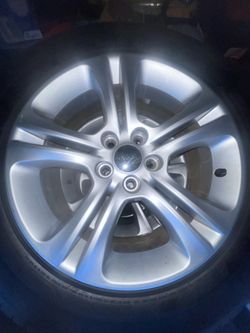 BRAND NEW WHEELS! 215/65R17