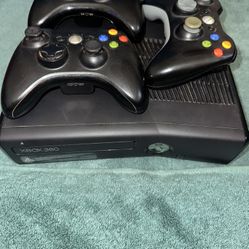 Xbox 360 + 3 Controllers (Read Description) 