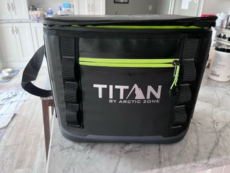 Titan cooler by Arctic zone