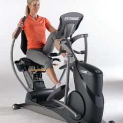 Seated elliptical trainer. Octane fitness. - $1,750