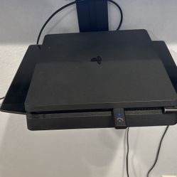 PS4 With CD Games Also PS4 Controller Dual Charger